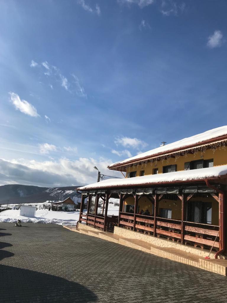 Pensiunea Cheile Apusenilor Sandulesti エクステリア 写真